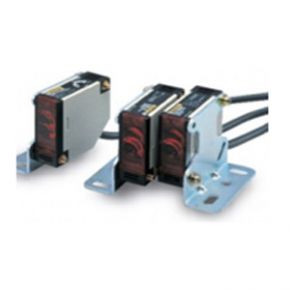 CẢM BIẾN QUANG VUÔNG OMRON ĐỐI XỨNG